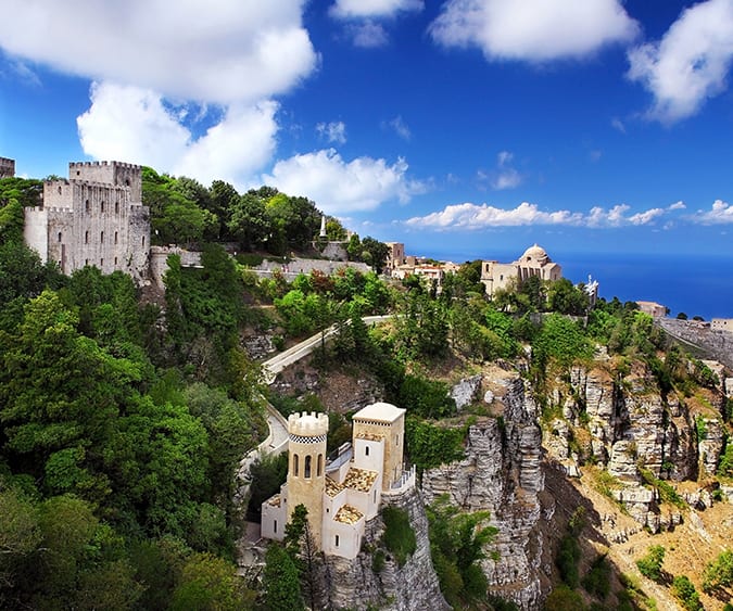 Città siciliana sulle montagne